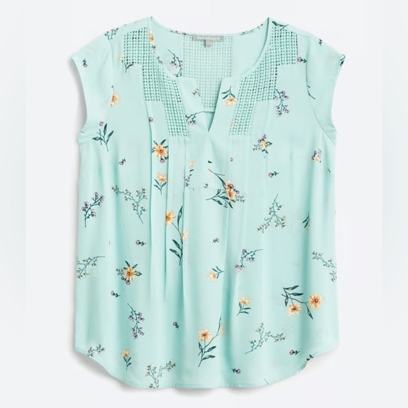 Daniel Rainn Tops - Daniel Rainn Mint Floral Cap-Sleeve Blouse